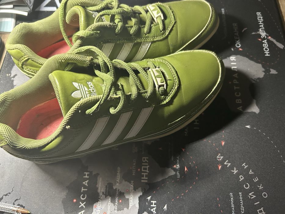 Кросівки Adidas жіночі