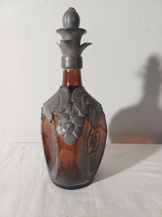 Stara karafka okuta cyna