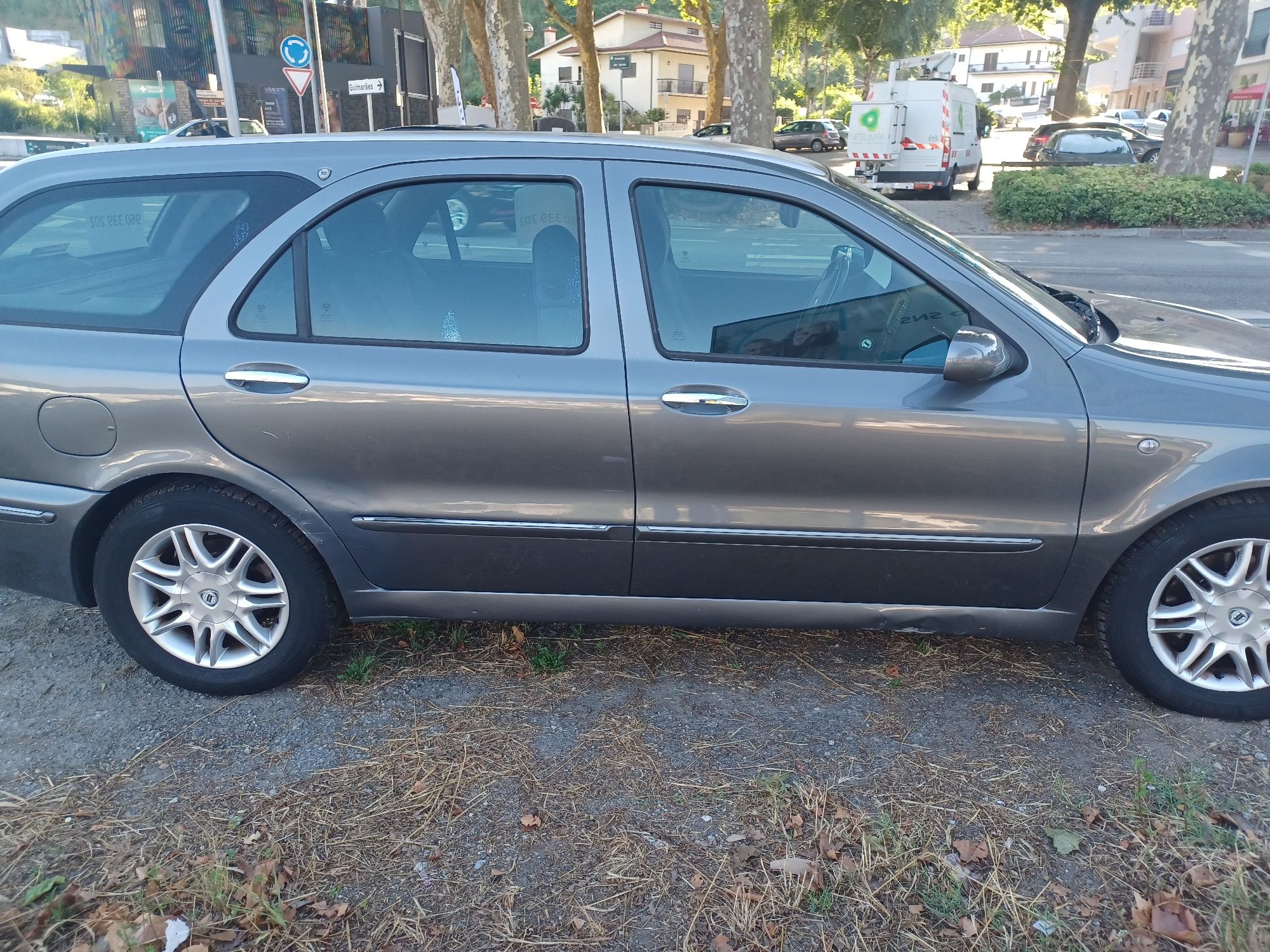 Vendo lancia lybra 1.9 diesel