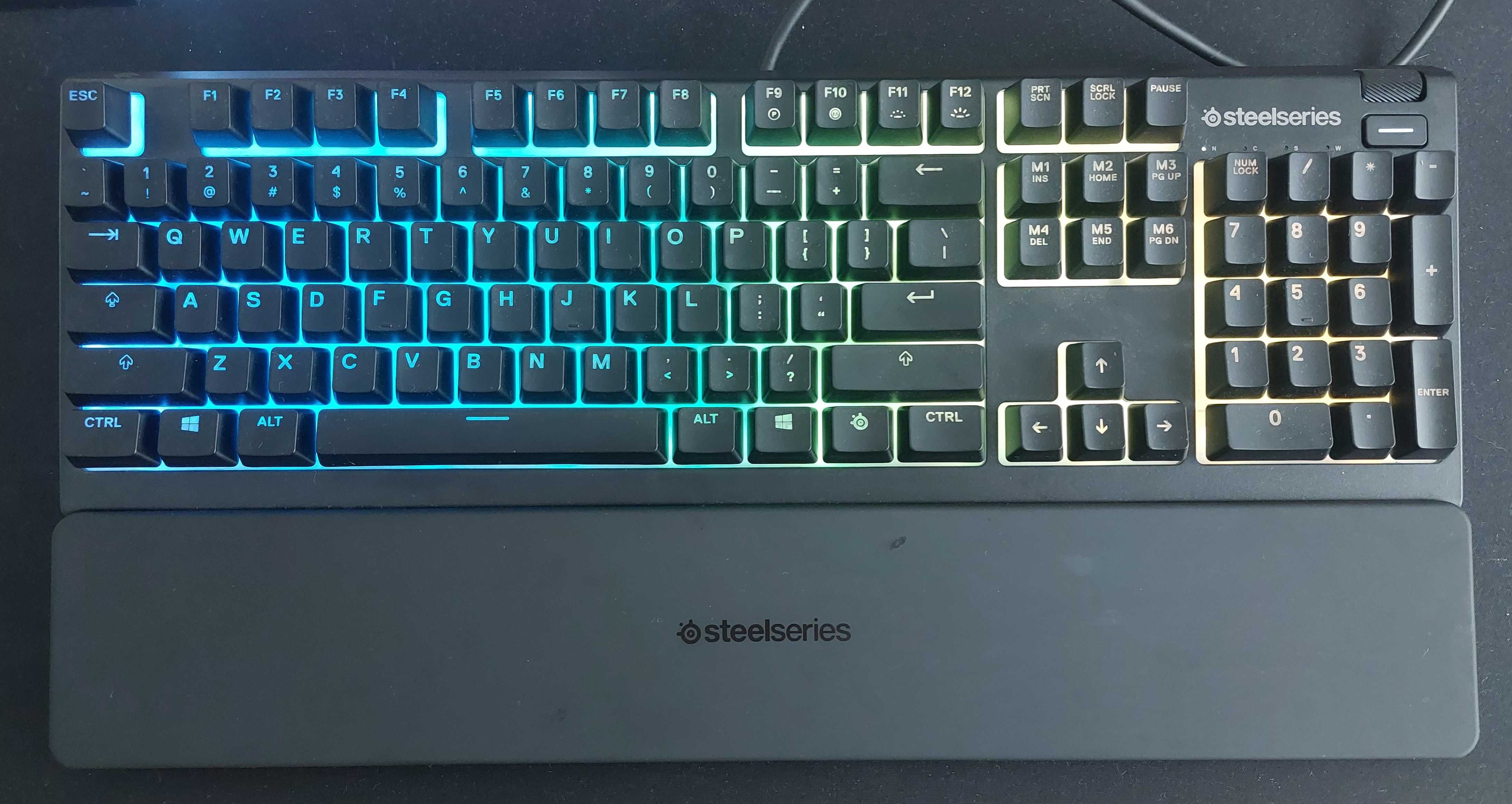 Klawiatura SteelSeries Apex 3 RGB IP32 USB RGB Gamingowa - jak nowa