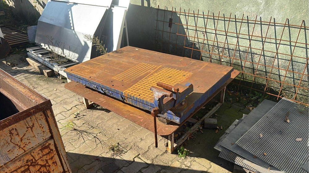 Stół spawalniczy z rama