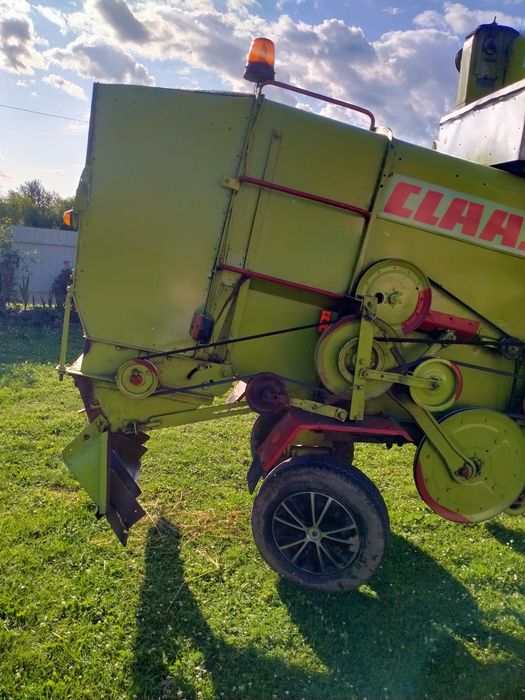 Продам комбайн клас