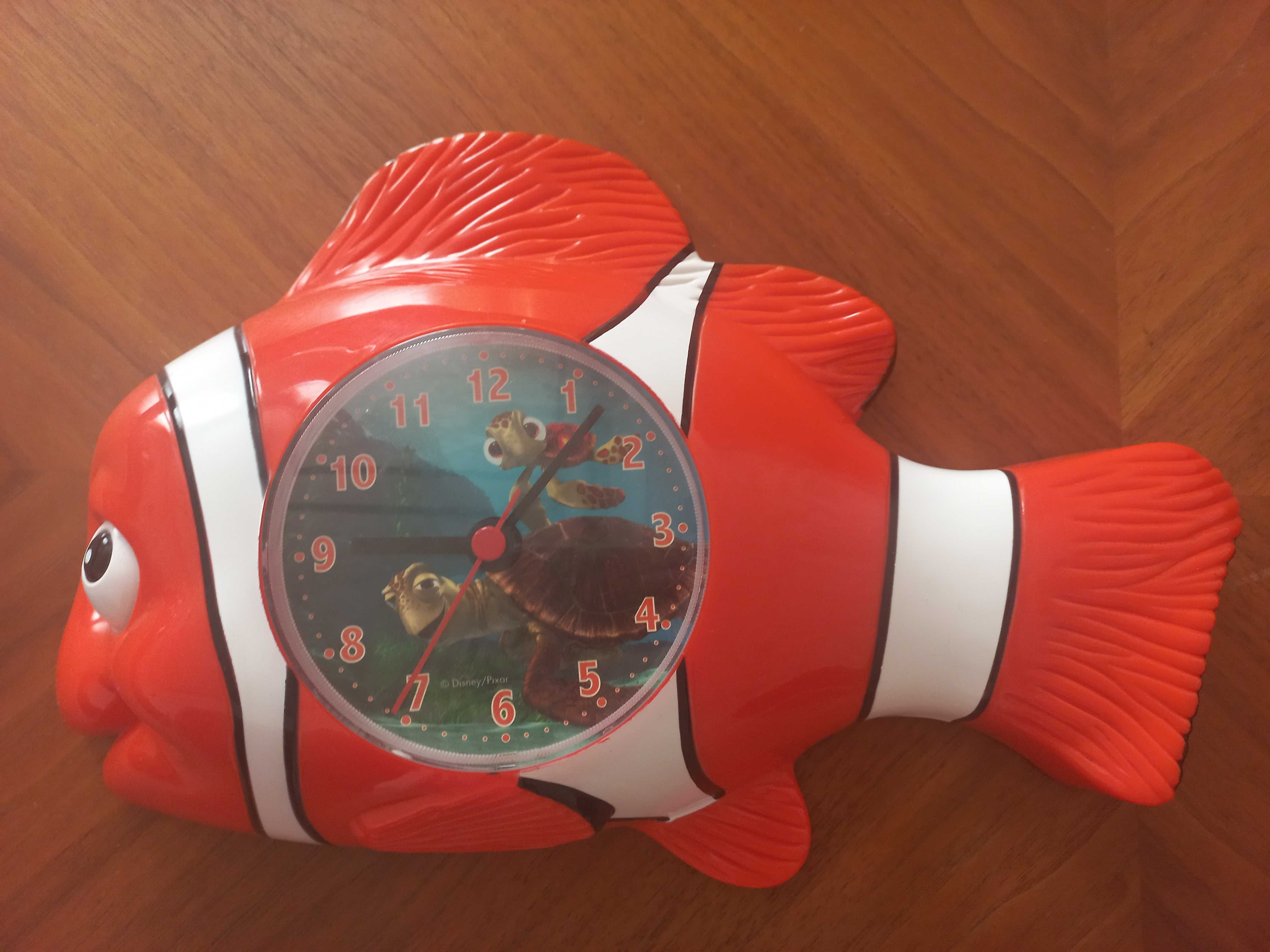 Настінний годинник рибка Немо
