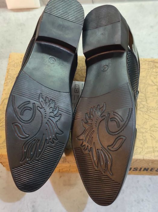 Туфлі чоловічі  43.5 евро розмір CN45 розмір дуже гарні