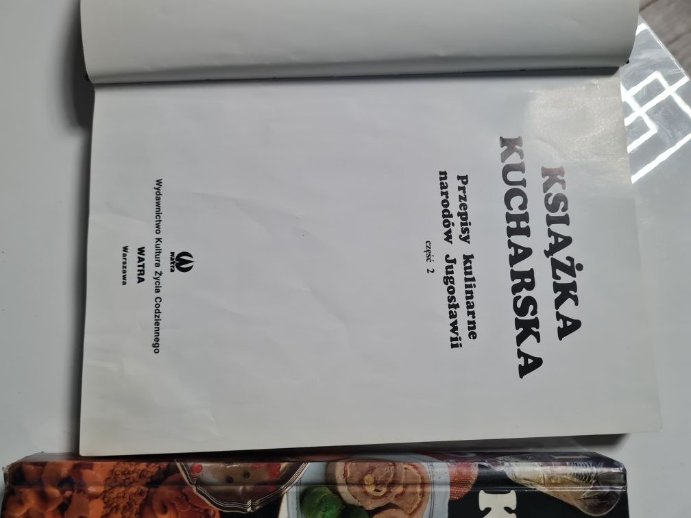 Książka kucharska Przepisy Kulinarne narodów Jugosławii 1990 r.