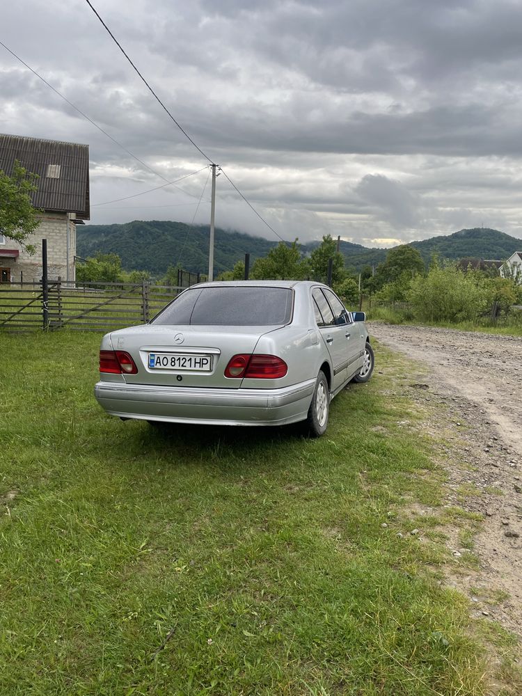 Продам Мерседес w210 низ ринку 2.2 д(атмосферний)