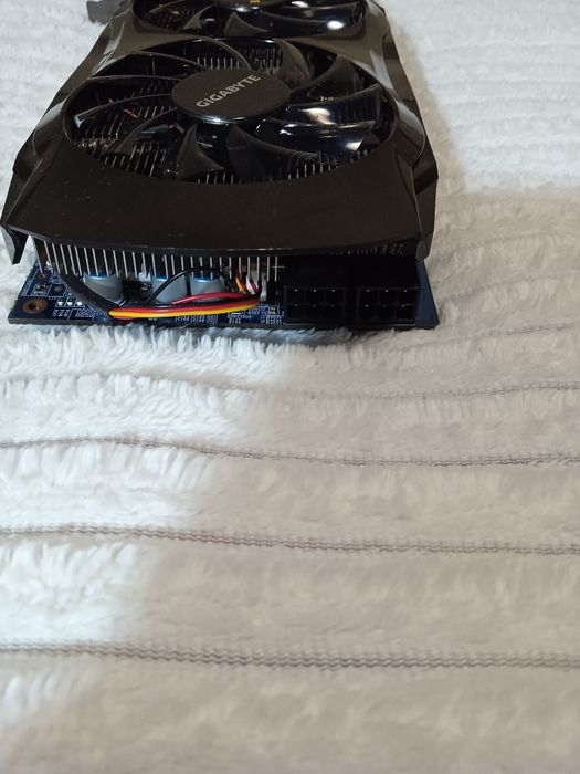 Видеокарта Nvidia GeForce GTX 460 GIgabyte.