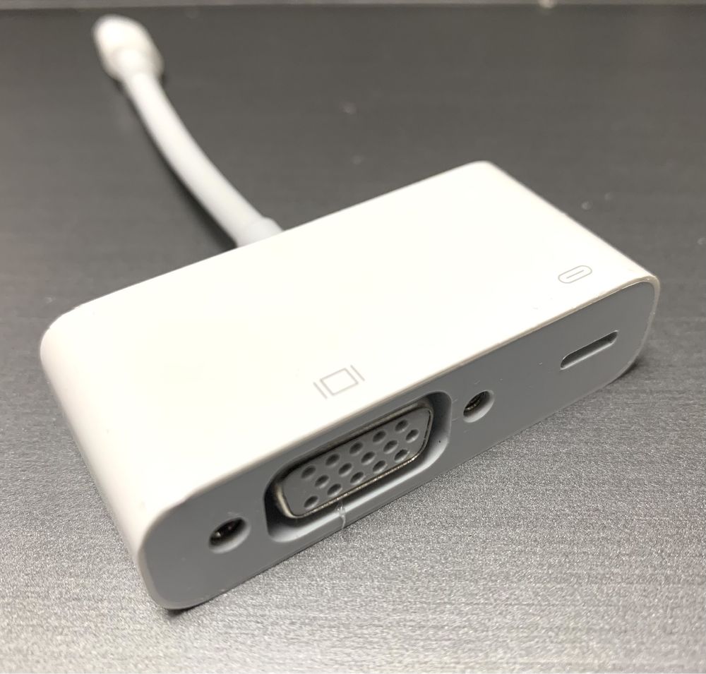 Переходник с iPhone на монітор,проектор Lightning to VGA adapter A1439