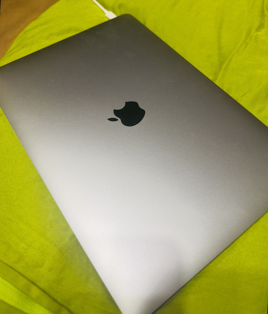 Ноутбук Apple New MacBook Air M1 13.3'' 256Gb MGN63 Space Grey 2020