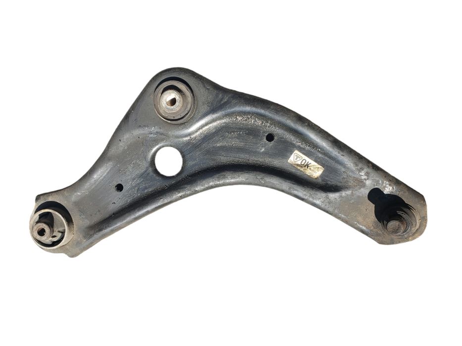 Рычаг передней подвески нижний правый Nissan Qashqai J11 разборка