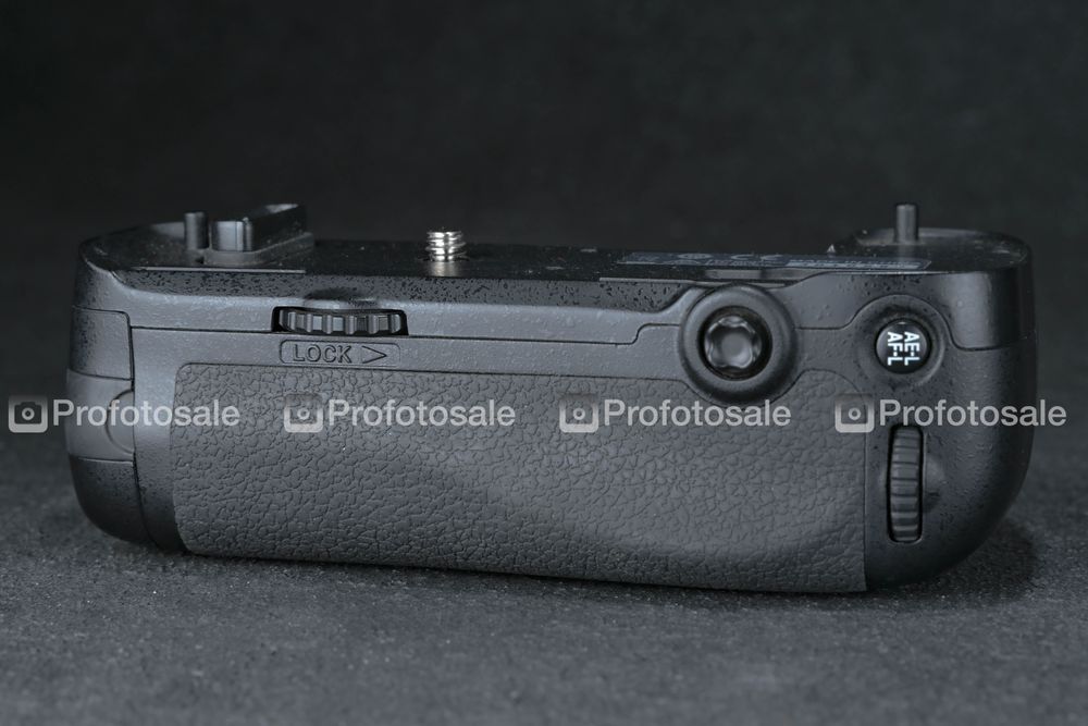 Батарейний блок (бустер) Nikon MB-D16 для Nikon D750