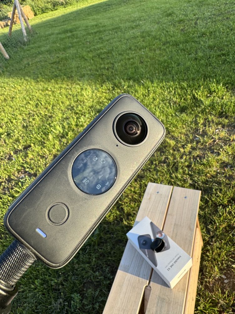 Kamera Insta 360 X2 + remote + selfie stick