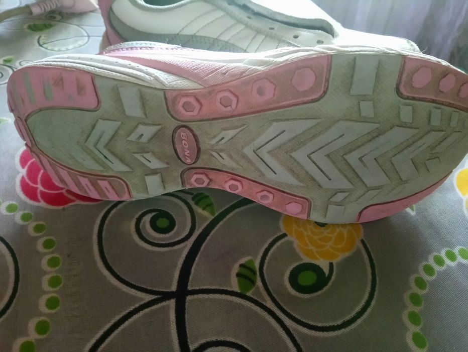 Кожанные кроссовки Bona