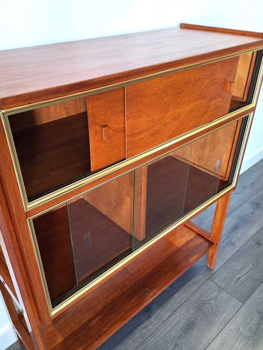 Estante Bar vintage. Vintage Bar Bookcase
