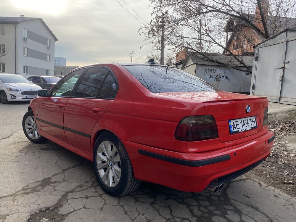 Продам BMW E39 523I