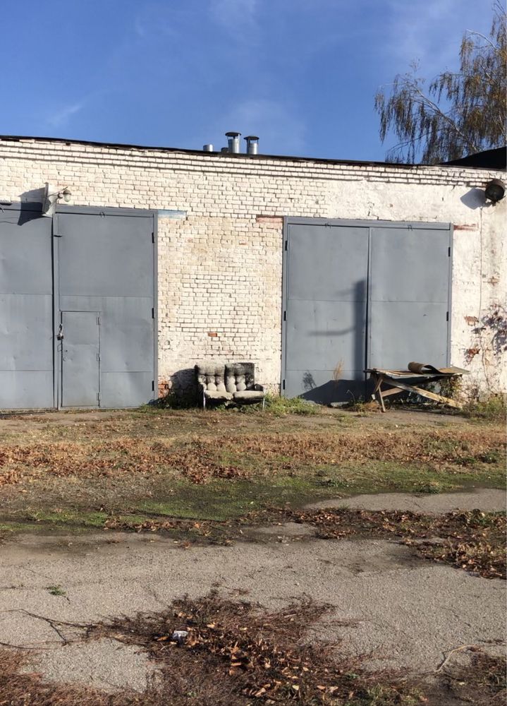 Продається комерційне приміщення смт.Володарка