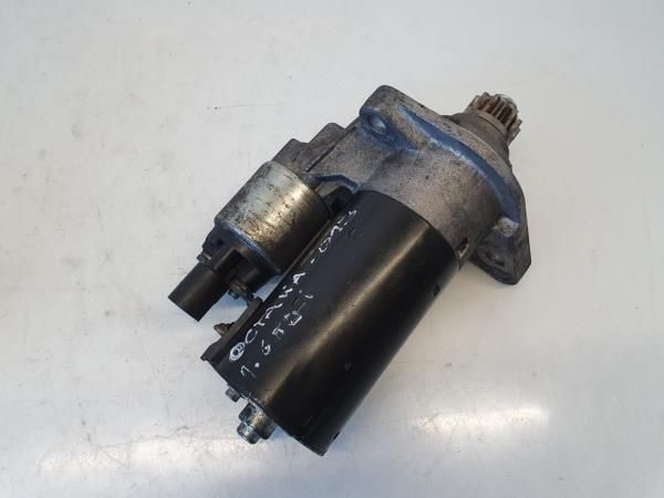 Motor de arranque SKODA Octavia II Hatchback (1Z3)