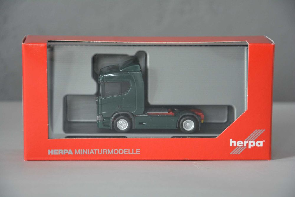1:87 (H0) Herpa 307642 - Scania CR ND - dark green