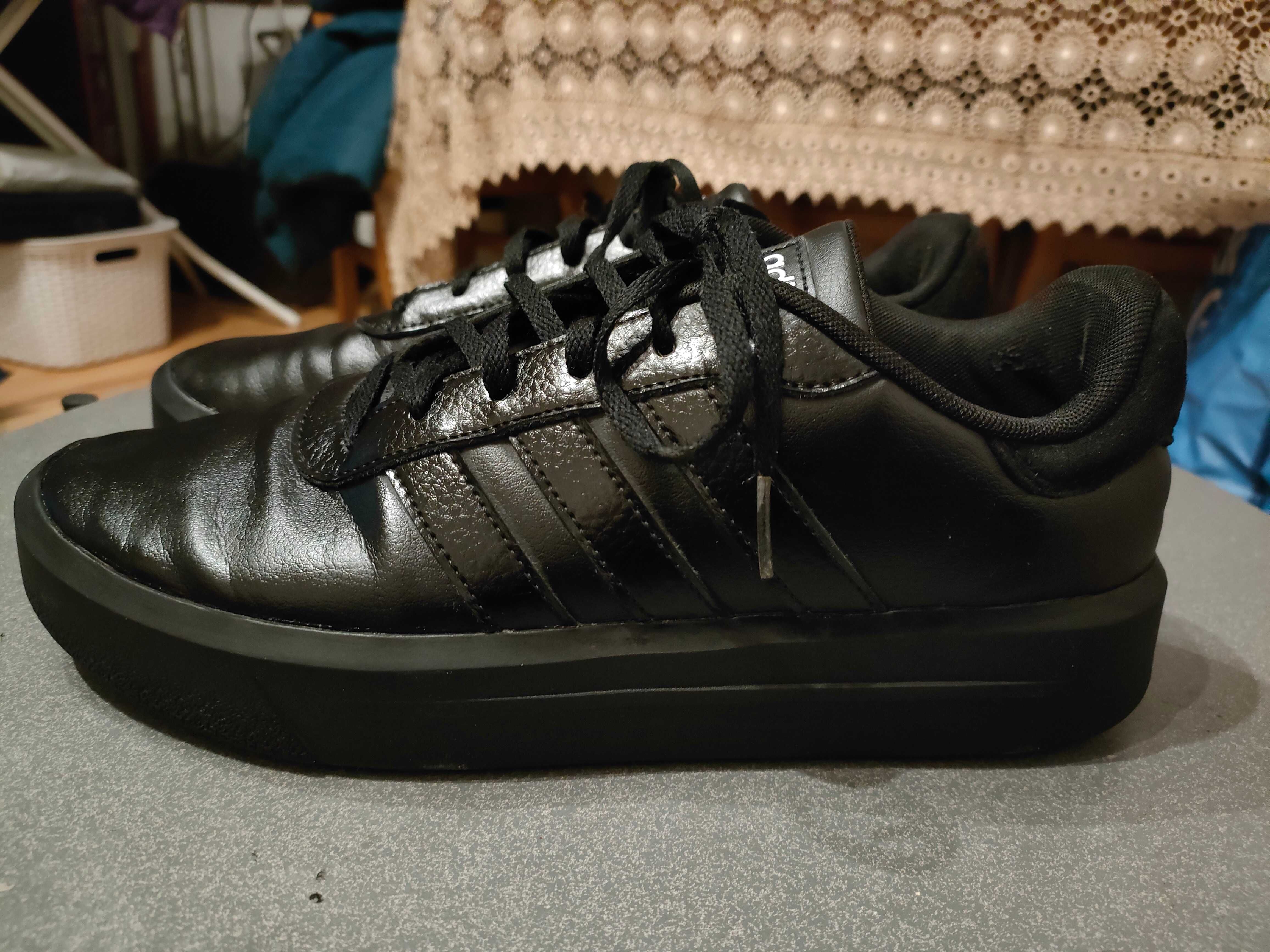 Buty Adidas r. 40 i 2/3 wkł 25,5cm