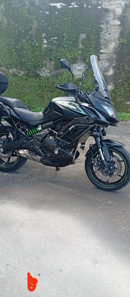 Kawasaki versys 650 carregada de extras.24mil km
