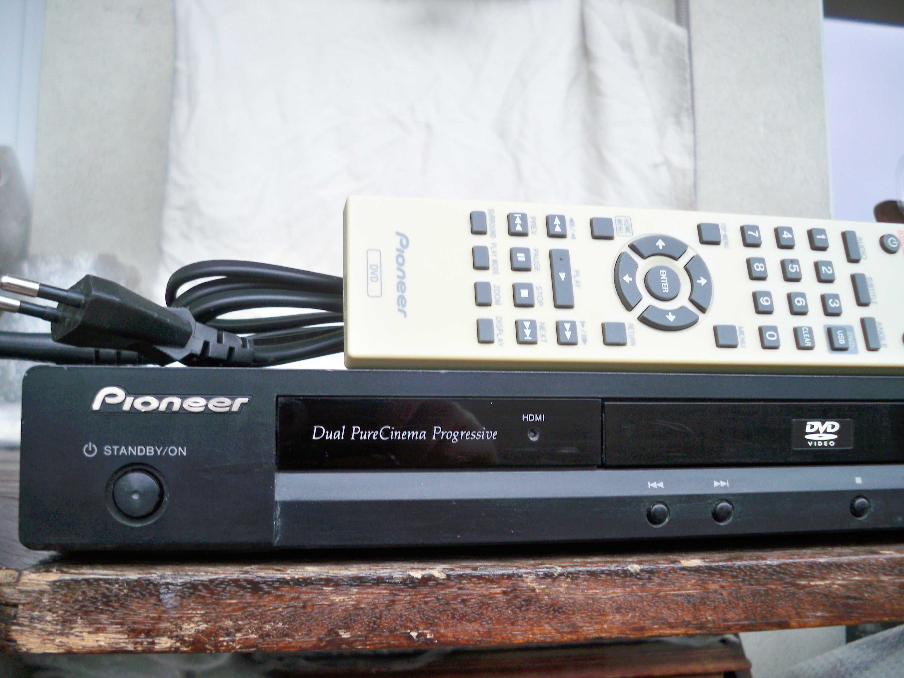 odtwarzacz DVD Pioneer DV-410 + pilot, USB, kabel hdmi gratis