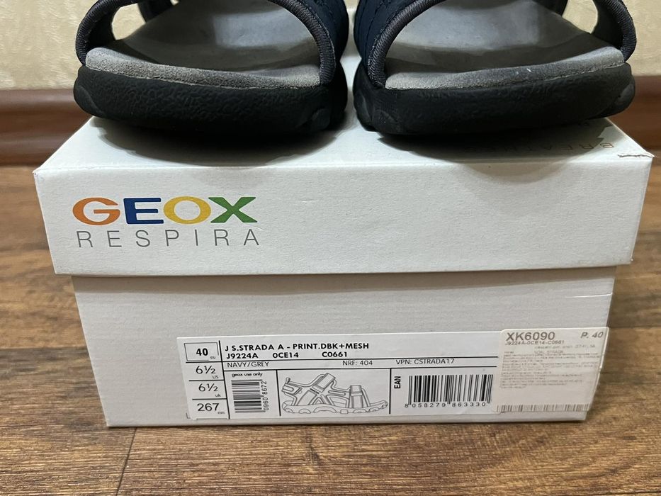 Продам босоножки Geox