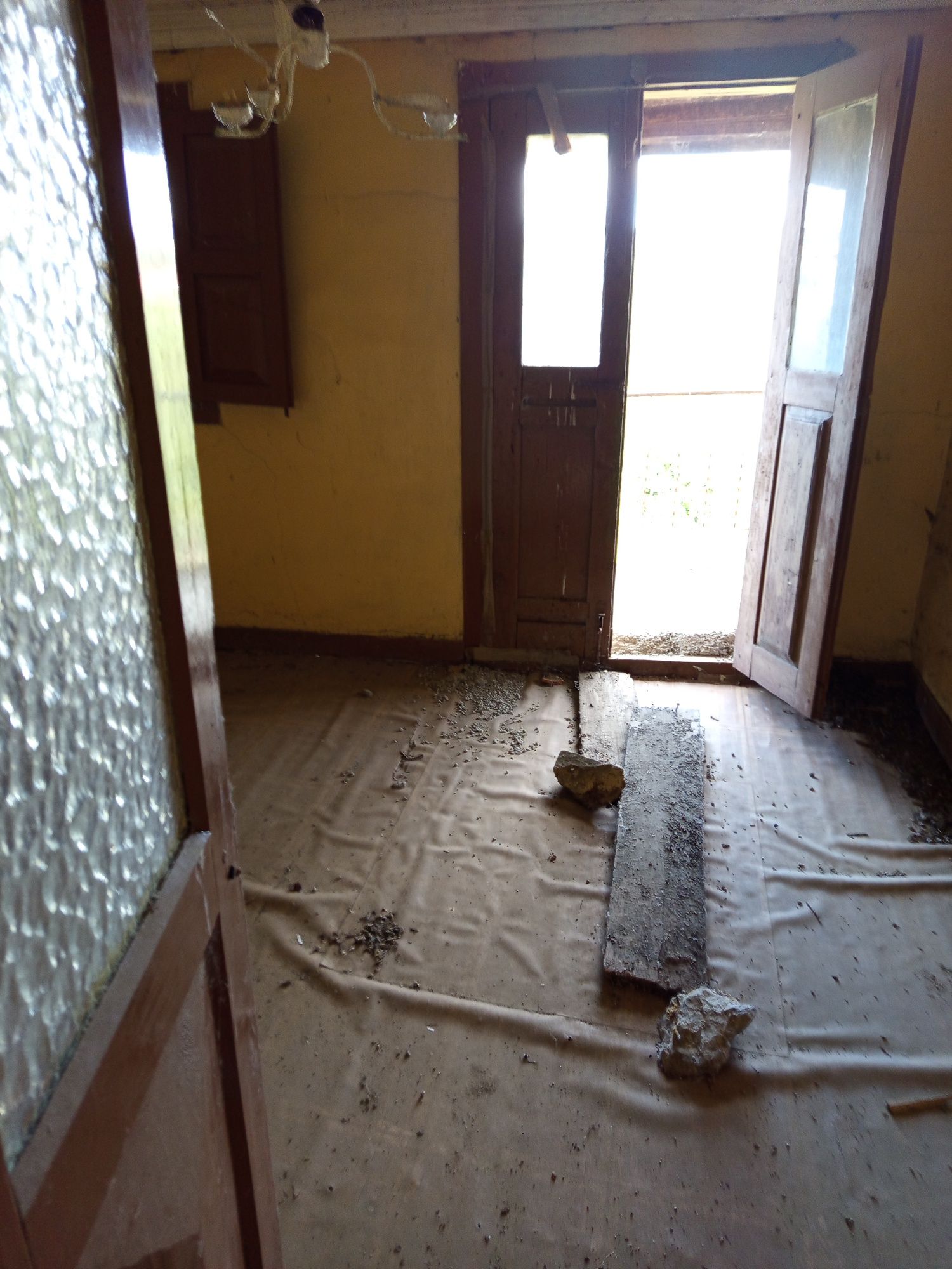 Vendo uma casa em mós Moncorvo