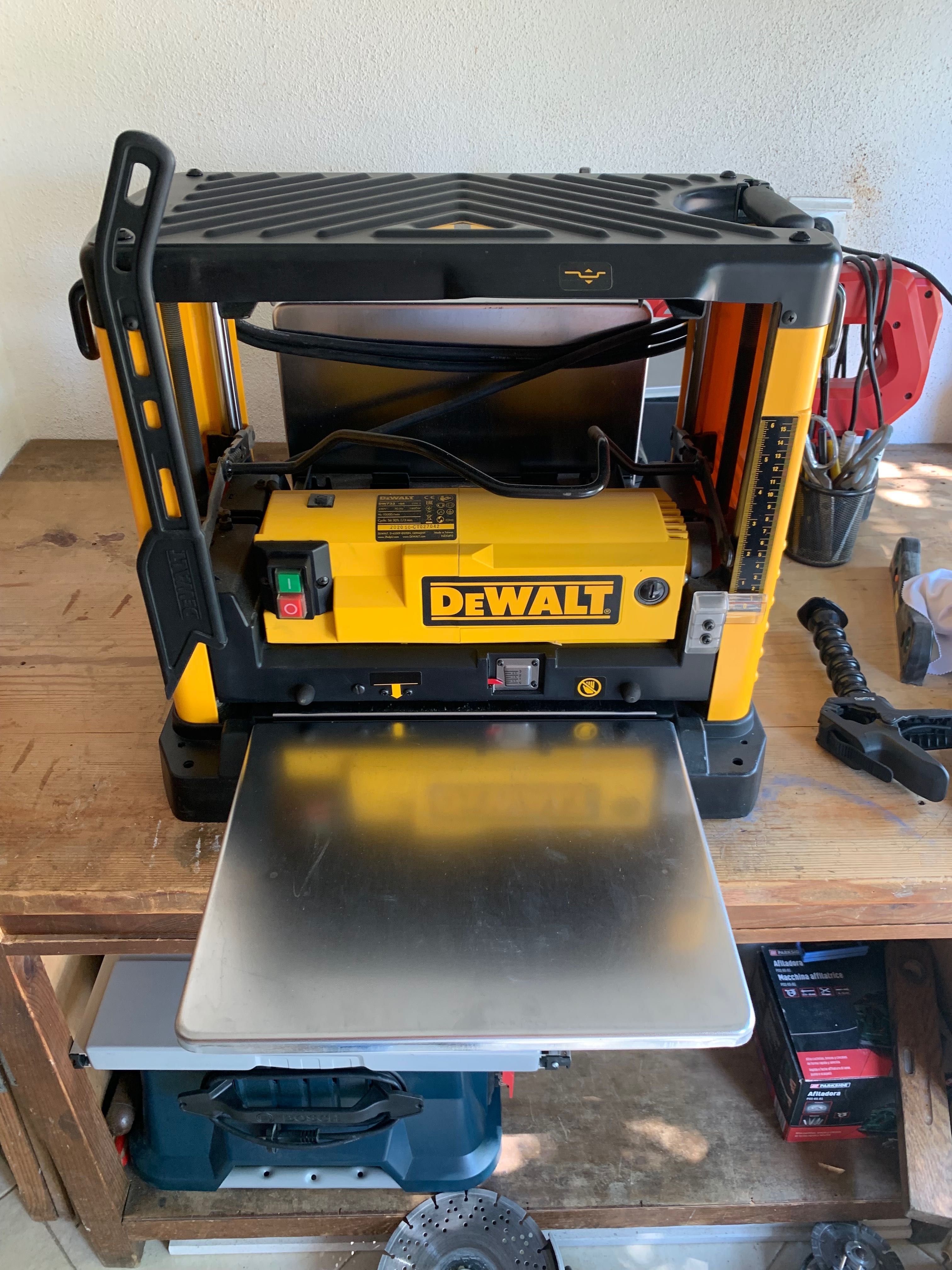 Desengrossadeira Portátil 1800W DeWalt