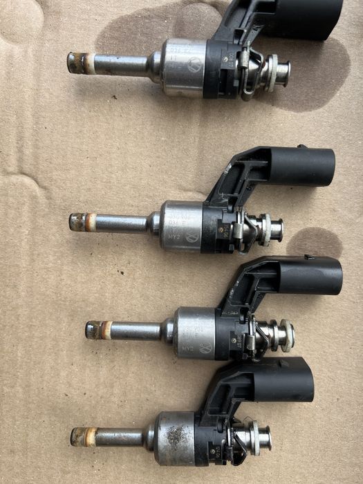 Форсунки паливні топлівна рампа 1.4 tsi BMY VAG VW Skoda Golf 5 Touran