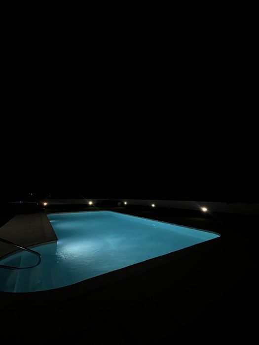 Espaço para festas/eventos com piscina + espaço interior