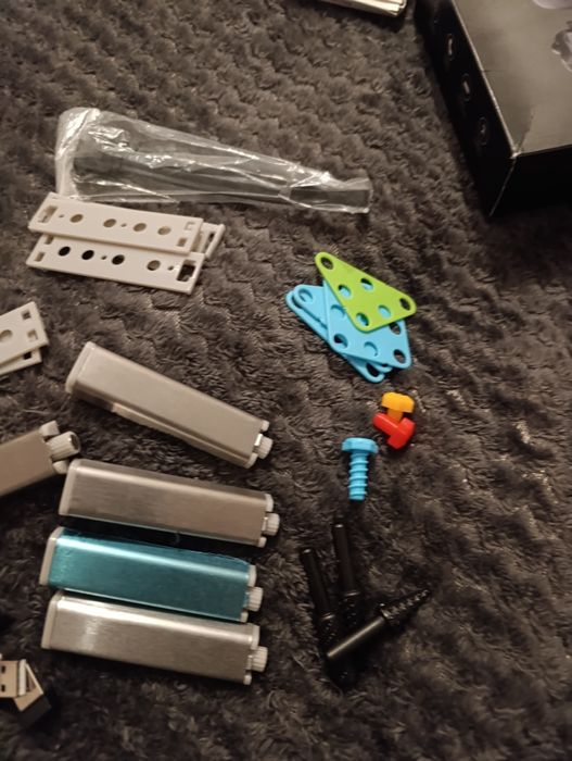 Mix kabli i części elektronicznych