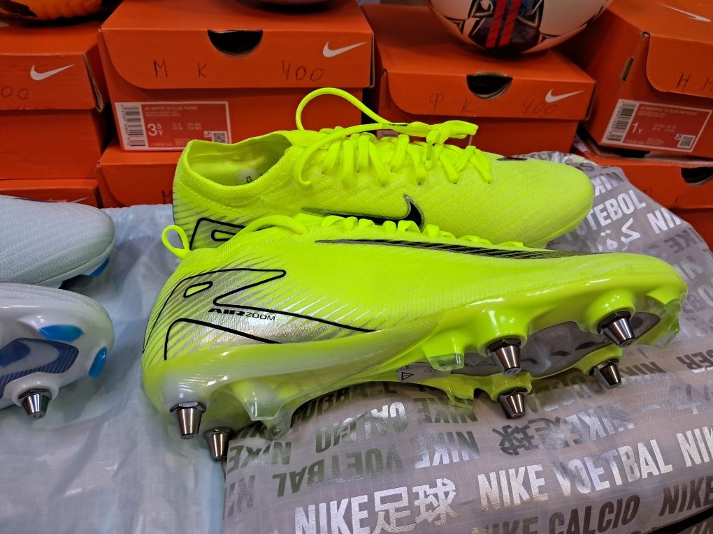 Футбольні бутси  Nike Air Zoom Mercurial Vapor 16 Elite  FQ8688-700