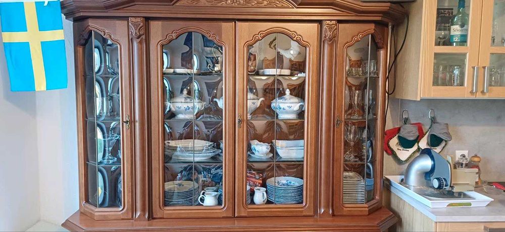 Вітрина  махогон-горіх -дуб