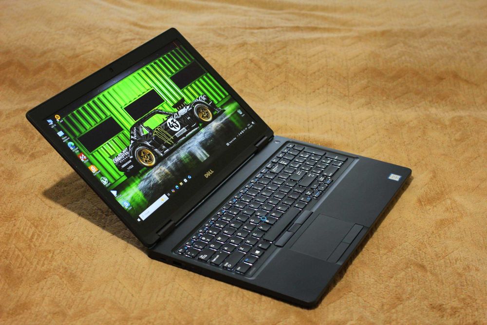 DELL 5580/Core i7-7820HQ/Nvidia GT940MX 2GB/16GB/256GB/АКБ5ч/15 ipsFHD