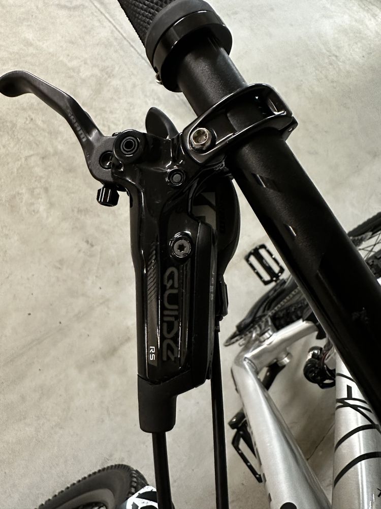Commencal Meta AM V4.2 Race Eagle