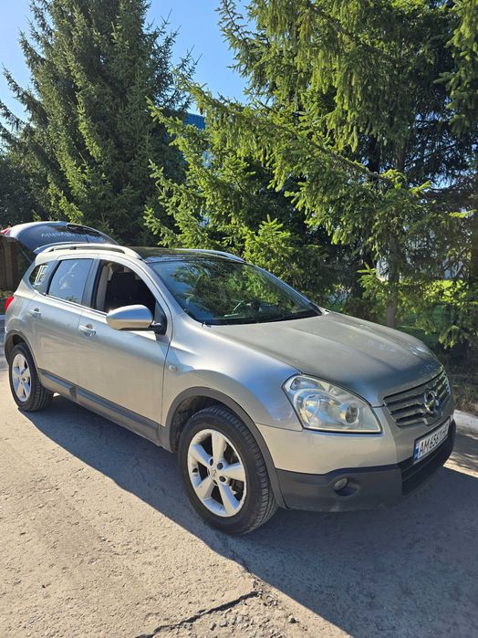 Автомобіль Nissan Qashqai +2