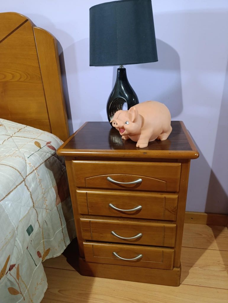 Mobília de quarto de casal madeira maciça