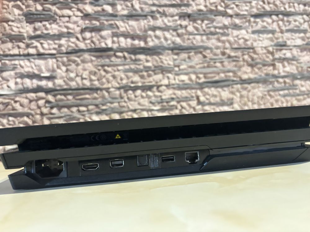 Ps4 pro ігрова приставка