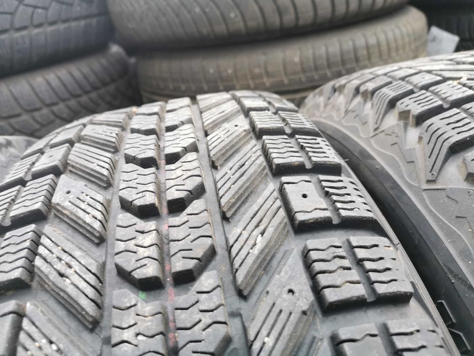 Firestone Winterforce UV 235/65r17 103S 7-8mm N1233