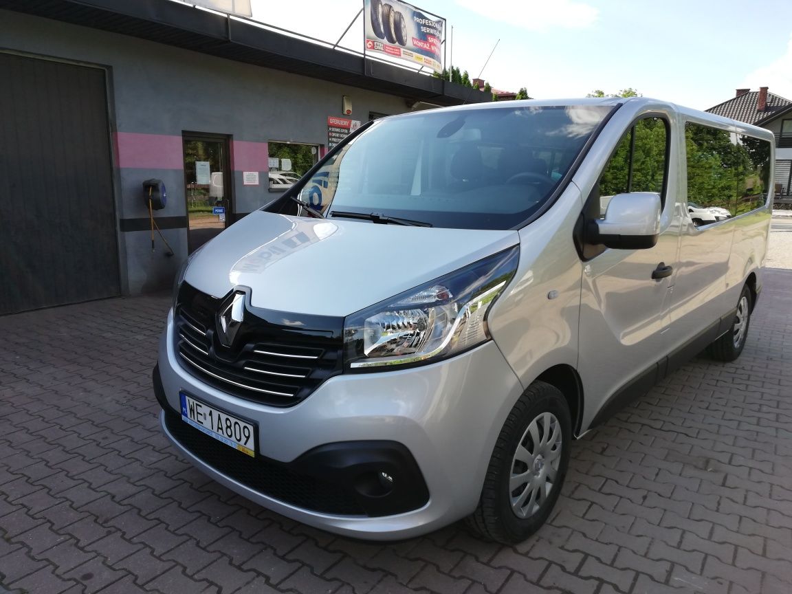 Wypożyczalnia busów wynajem busa 9 osobowego Renault Trafic