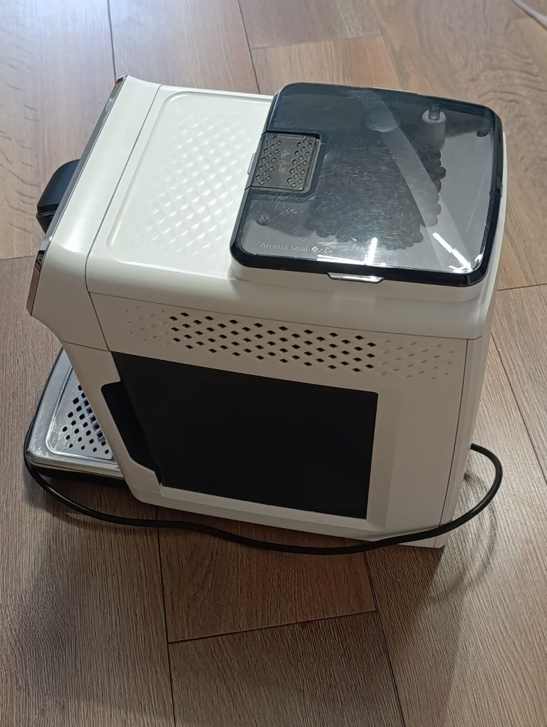 Ekspres do kawy PHILIPS latteGo 3200 biały bdb stan po serwisie 

Eksp