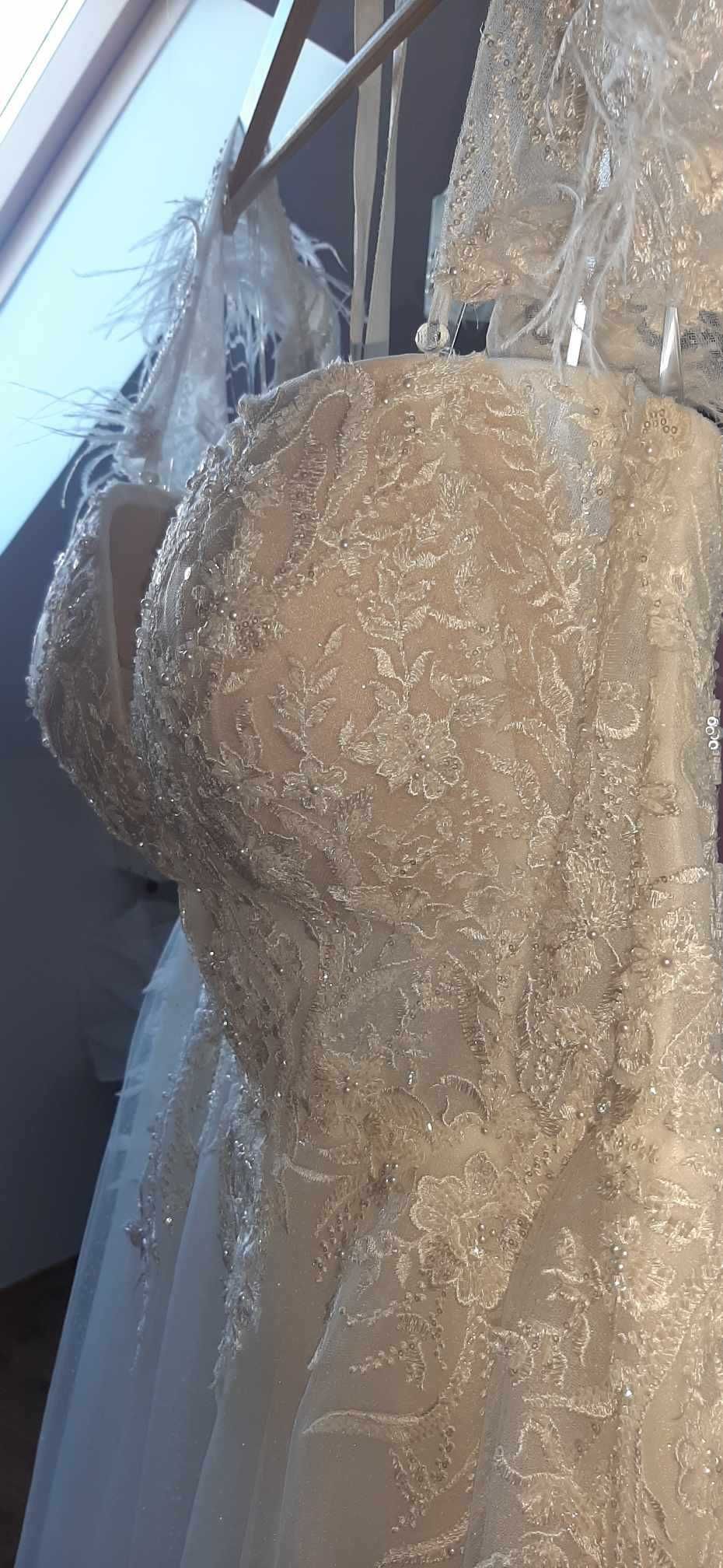 Gorsetowa suknia ślubna