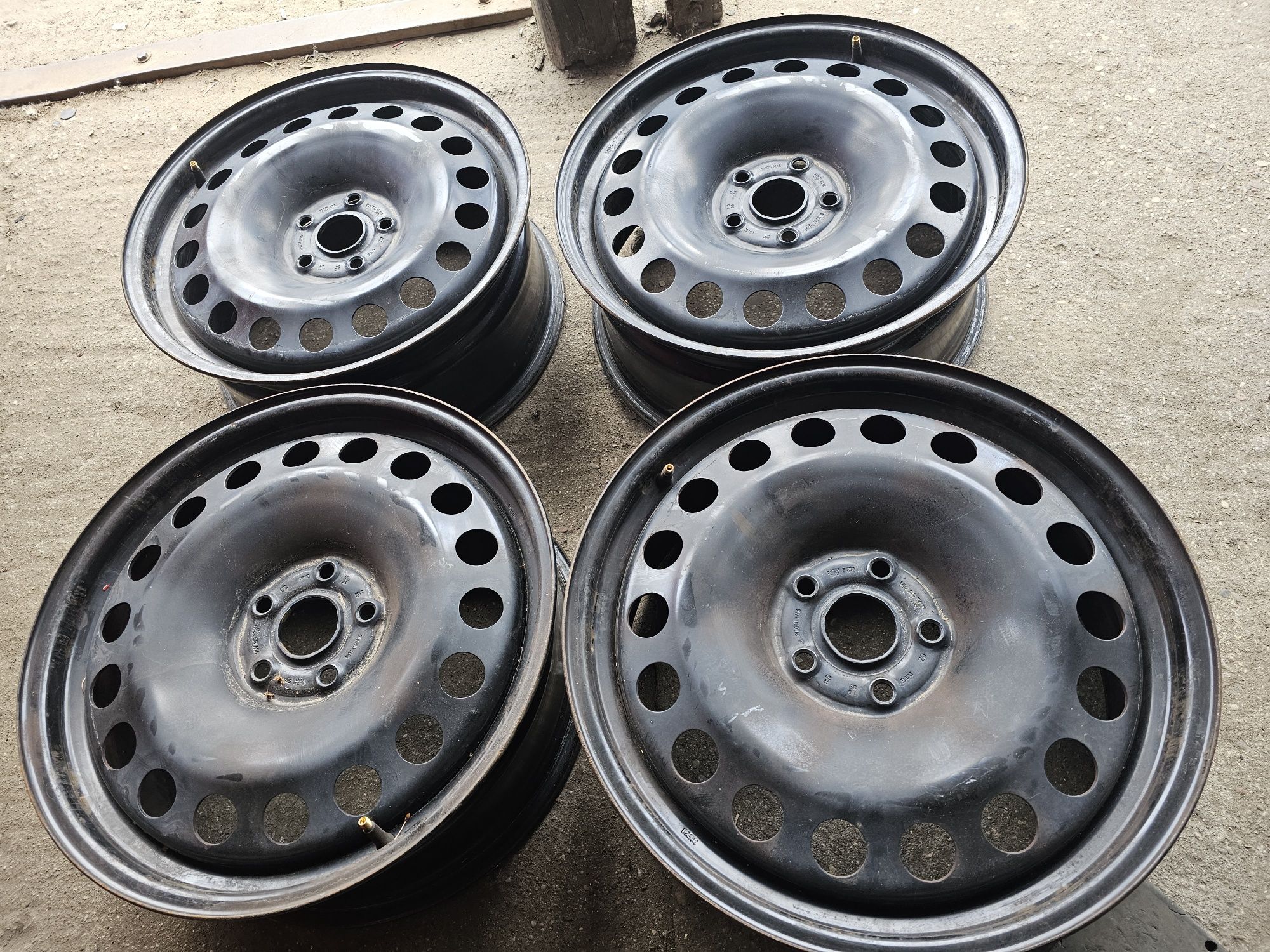Felgi Stalowe Volkswagen R18 5x112 ET50 -7.5J+Kołpaki