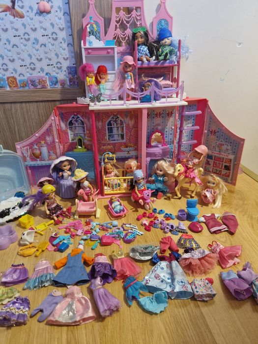 Lalki z akcesoriami domek ubranka