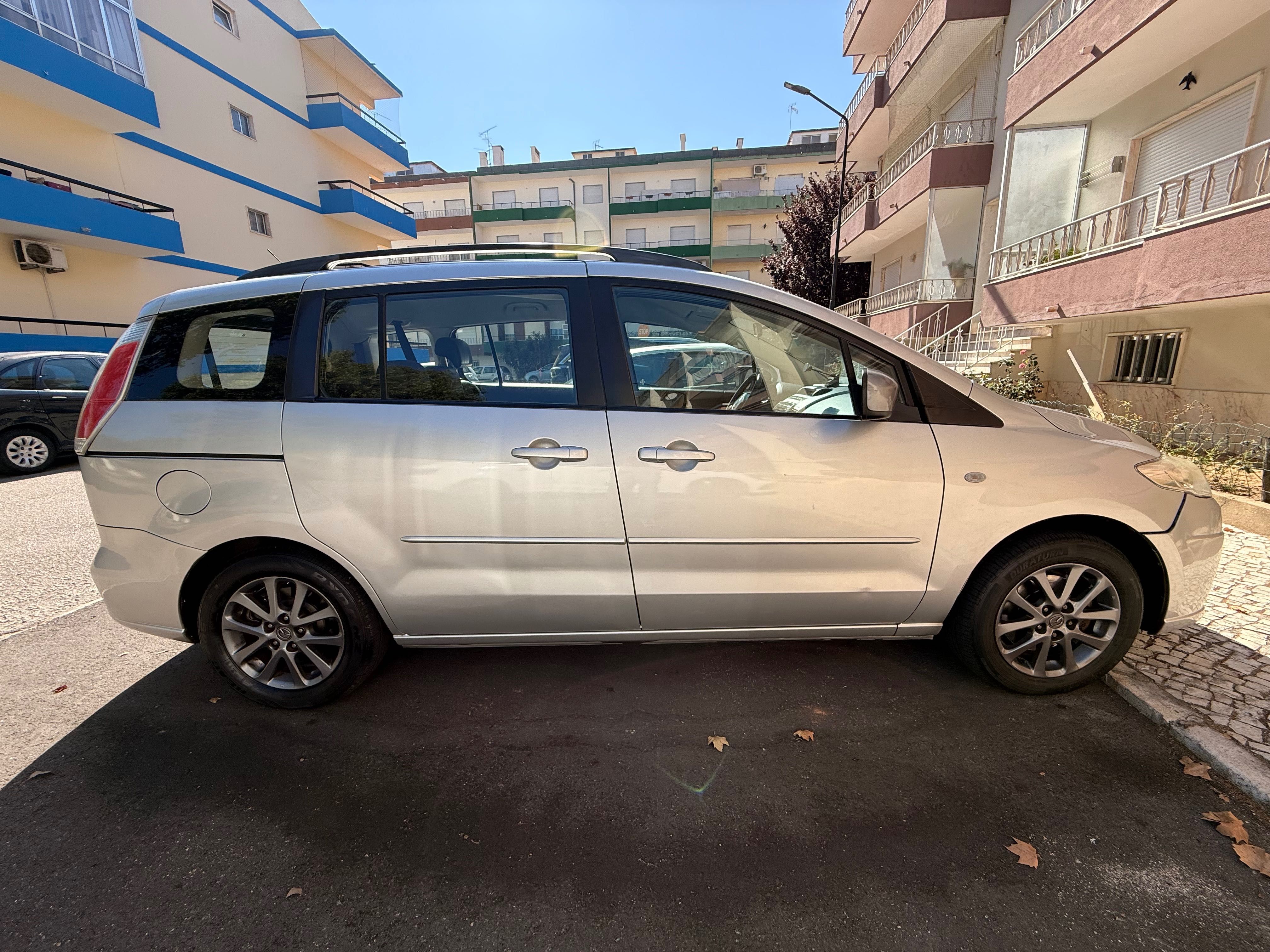 Mazda 5 - 2010 - 7 lugares