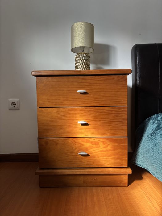 Quarto completo em madeira