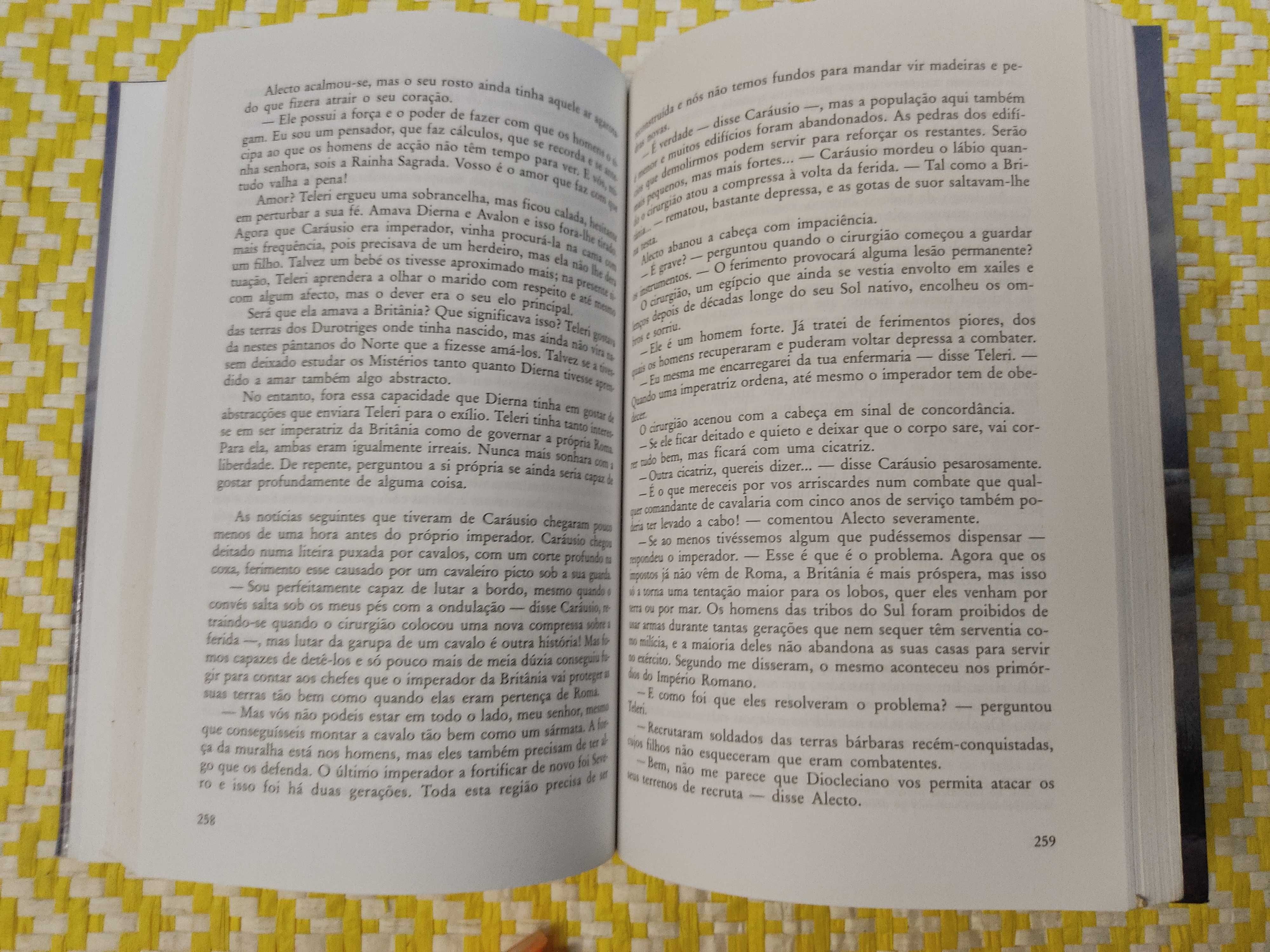 A SENHORA DE AVALON – 
Marion Zimmer Bradley