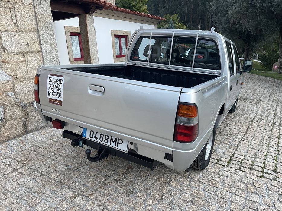 Pick-up 5 lugares, 4x2, caixa aberta