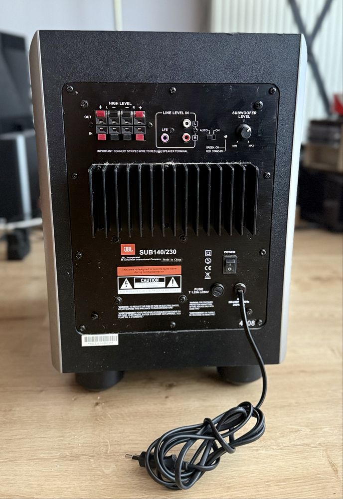 JBL SUB140/230 Subwoofer Aktywny