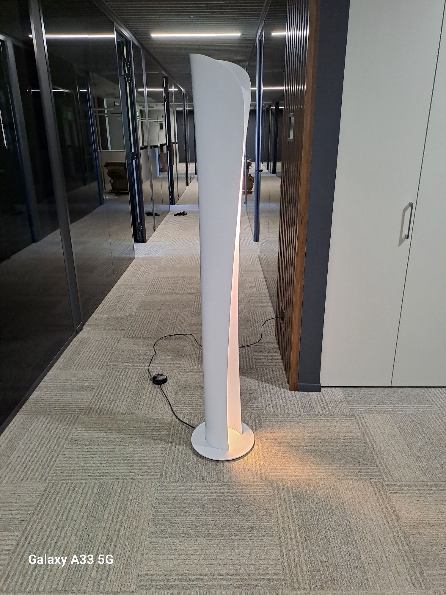 Продам торшер  Artemide(Italy)